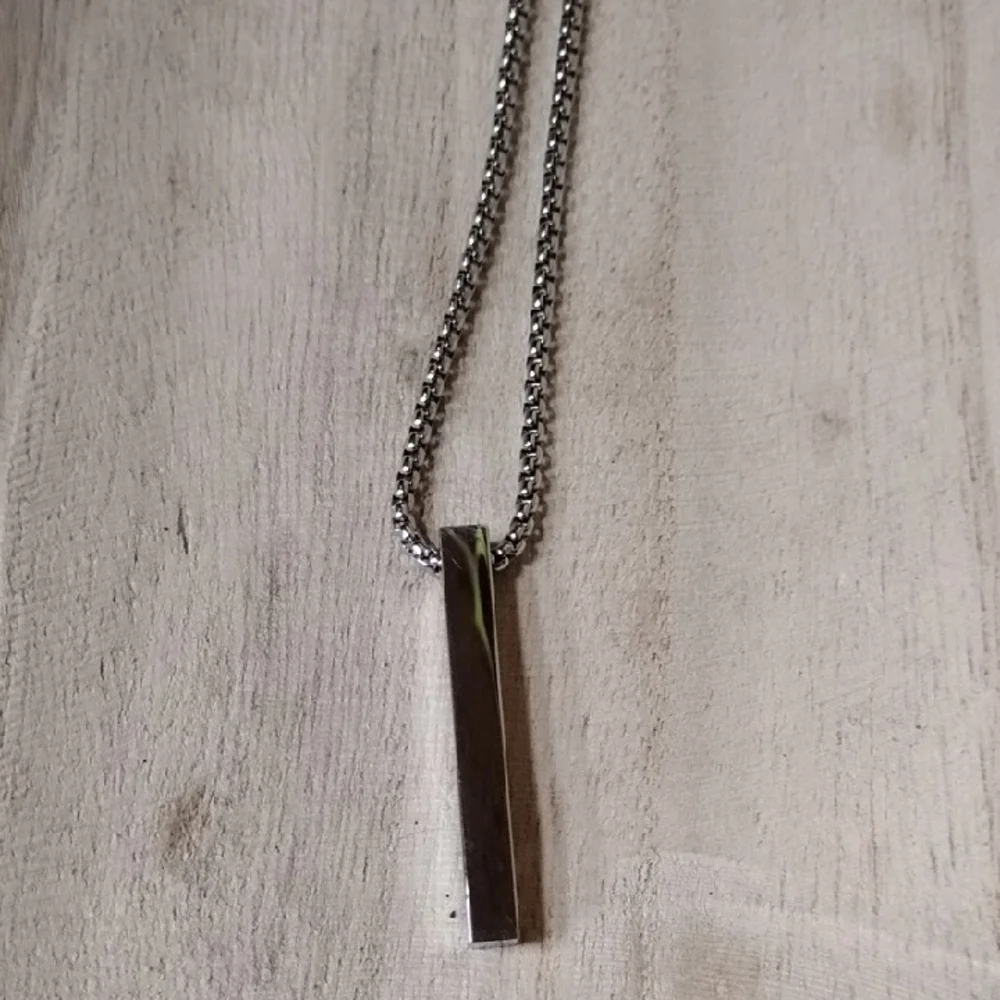 Silver Tone Pendant Necklace 24